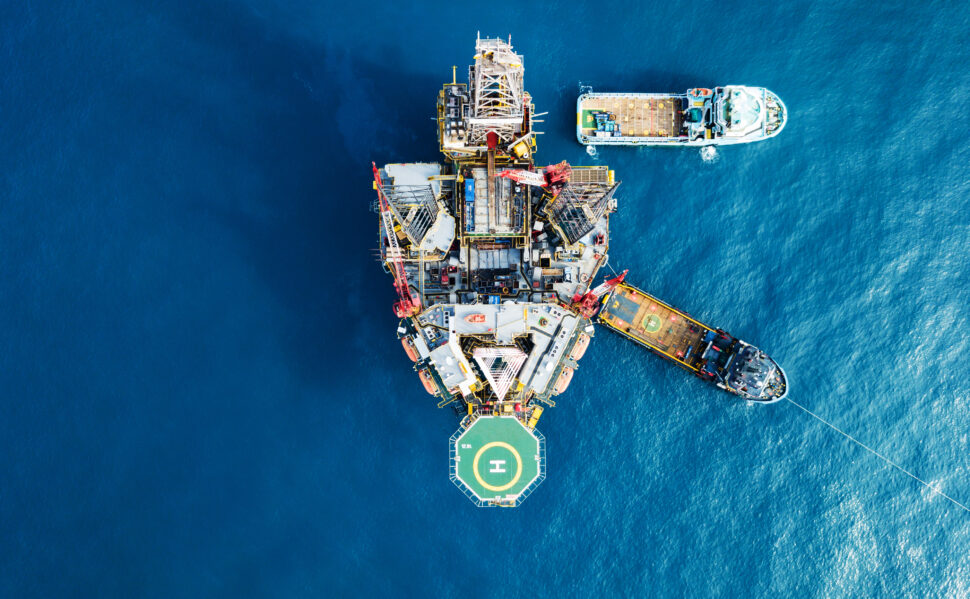 Ocean view of a offshore platform.